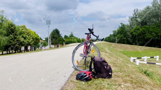 Eladó családi ház, Kőteleken 7.5 M Ft, 2 szobás