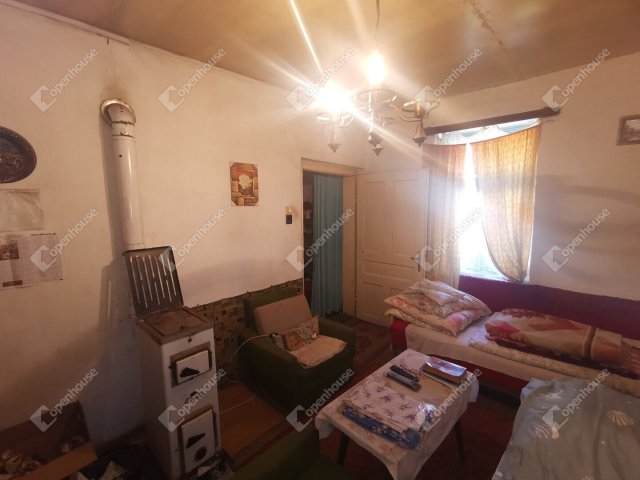 Eladó családi ház, Gelsén 6.75 M Ft, 4 szobás