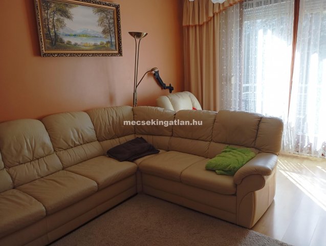 Kiadó téglalakás, albérlet, Pécsett 280 E Ft / hó, 2 szobás