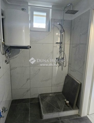 Eladó téglalakás, Dombóváron 19.999 M Ft, 1 szobás