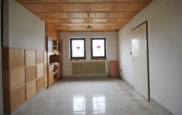 Eladó családi ház, Dombóváron 31.8 M Ft, 5 szobás