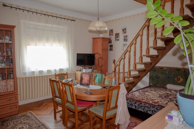 Eladó családi ház, Karcagon 42.9 M Ft, 6 szobás