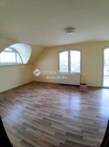 Eladó családi ház, Szigetszentmiklóson 510 M Ft, 6 szobás