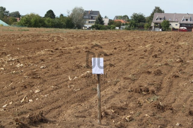 Eladó mezogazdasagi ingatlan, XVI. kerületben, Zsemlékes úton