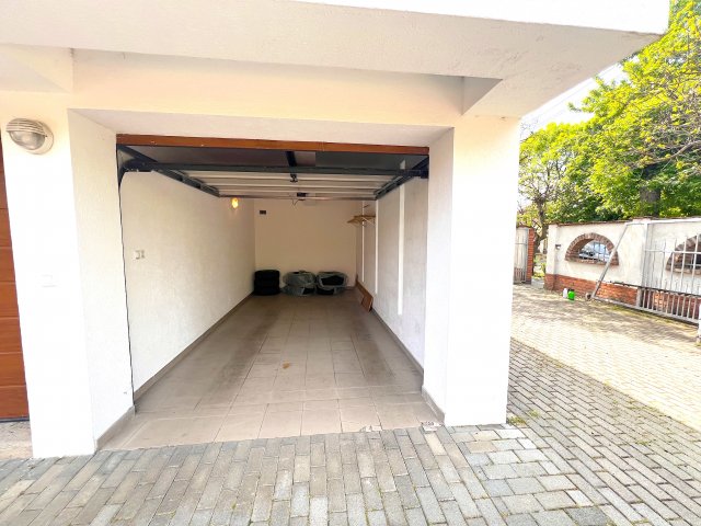 Eladó garázs, Debrecenben, Gyepűsor utcában 9.99 M Ft