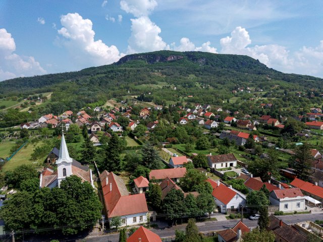 Eladó családi ház, Badacsonytördemicen 164.9 M Ft, 7 szobás