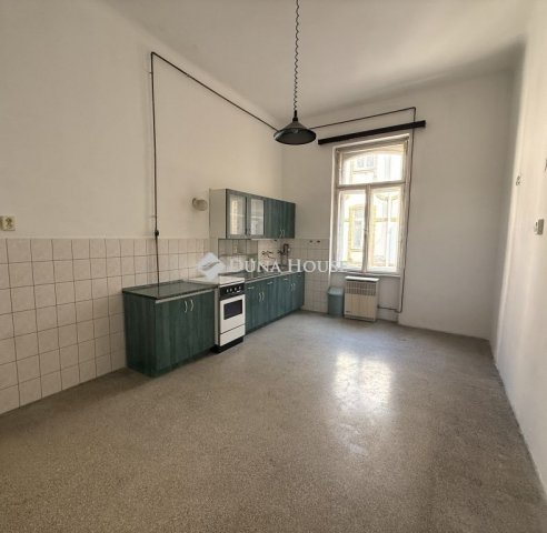 Eladó téglalakás, Budapesten, VI. kerületben 90 M Ft, 2 szobás