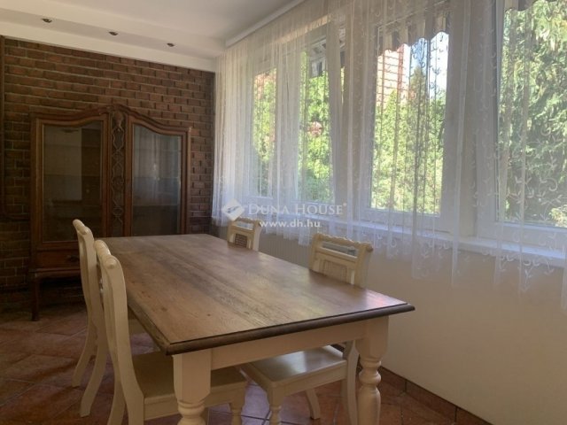 Eladó családi ház, Budapesten, II. kerületben 229.9 M Ft