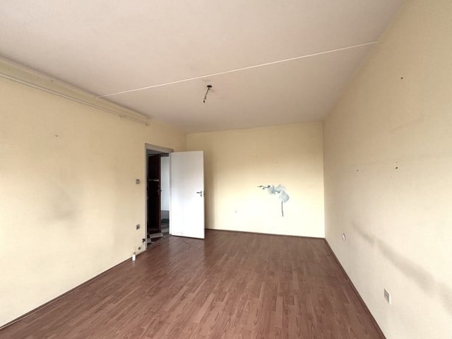 Eladó panellakás, Pécsett 34.9 M Ft, 2 szobás