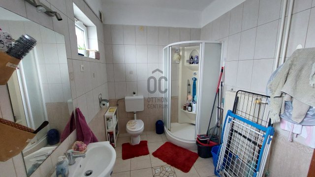 Eladó családi ház, Üllőn 84.9 M Ft, 6 szobás