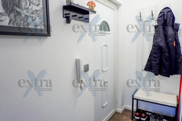 Eladó téglalakás, Szegeden 34 M Ft, 1+1 szobás