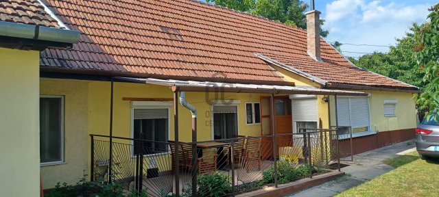 Eladó családi ház, Pécelen 44.9 M Ft, 2 szobás