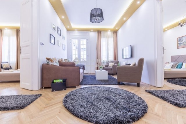 Eladó téglalakás, Budapesten, V. kerületben 349.9 M Ft, 4 szobás