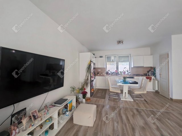 Eladó sorház, Győrött 79 M Ft, 4 szobás / költözzbe.hu
