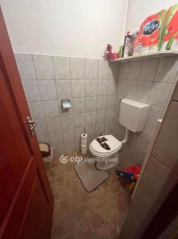 Eladó családi ház, Csemőn 57 M Ft, 4 szobás