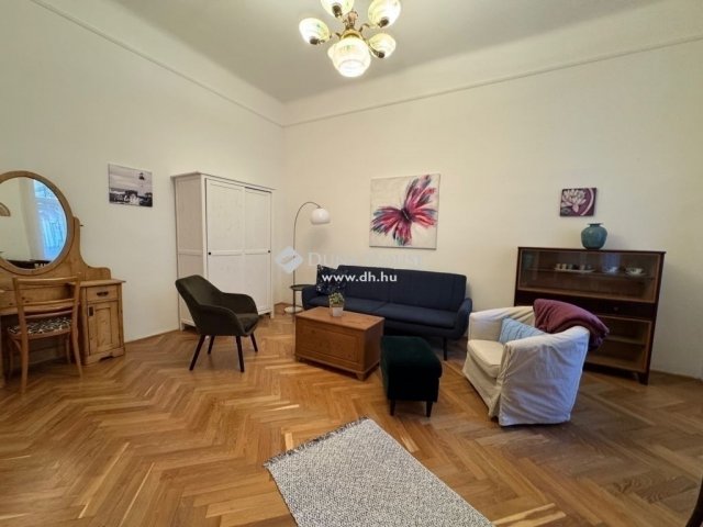 Eladó téglalakás, Budapesten, VII. kerületben 70 M Ft