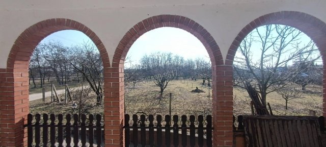 Eladó családi ház, Kunpeszéren 19.99 M Ft, 2 szobás