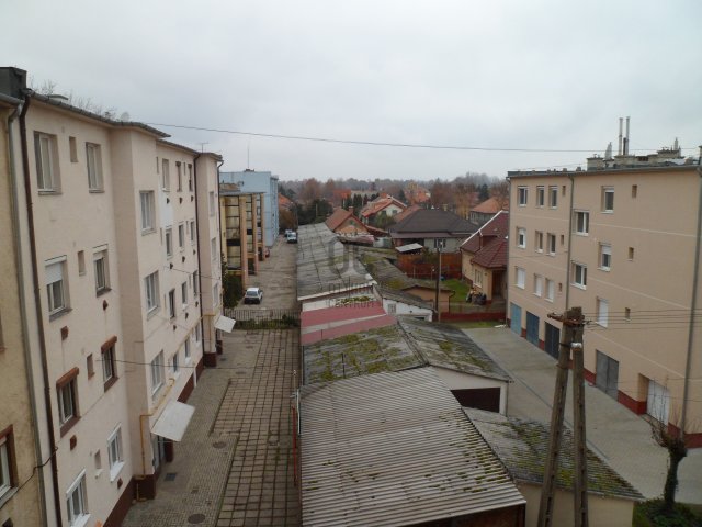 Eladó téglalakás, Kecskeméten 37.9 M Ft, 2 szobás