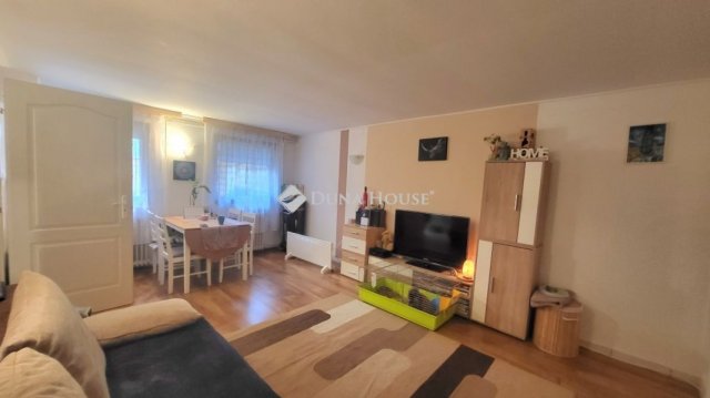 Eladó téglalakás, Szentendrén 50.9 M Ft, 2 szobás