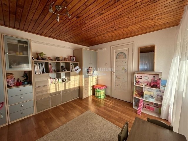 Eladó családi ház, Taksonyon 115 M Ft, 6 szobás