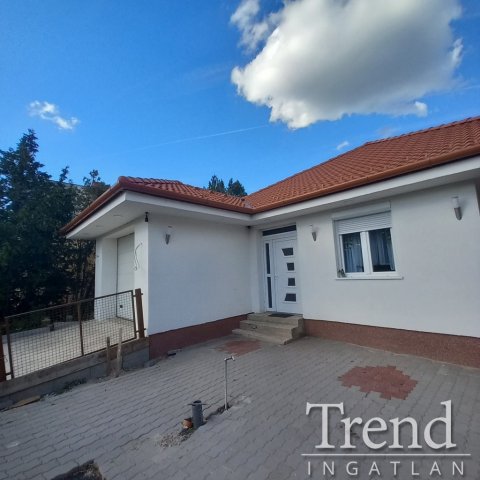 Eladó családi ház, Pusztaszabolcson 69 M Ft, 3 szobás