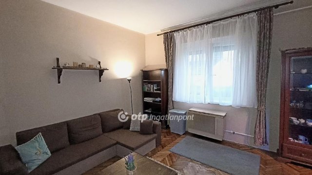 Eladó téglalakás, Budapesten, III. kerületben 45.4 M Ft