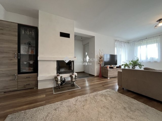 Eladó családi ház, Veszprémben 105 M Ft, 2+2 szobás