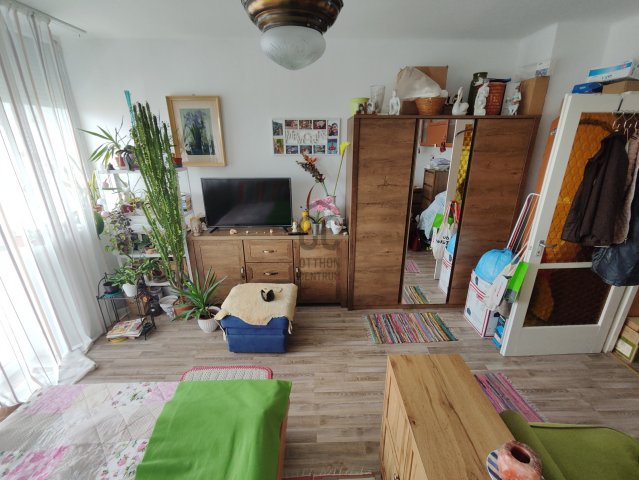 Eladó téglalakás, Várpalotán 36.9 M Ft, 2 szobás