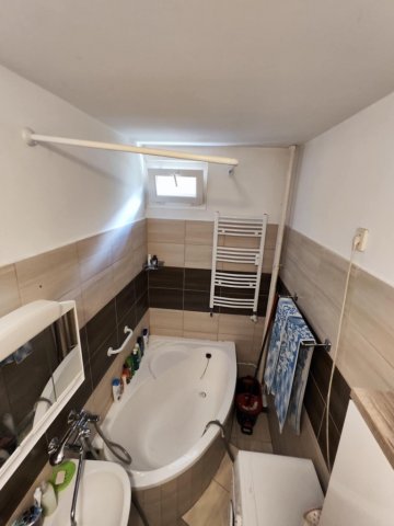 Eladó panellakás, Pécsett 35.99 M Ft, 2 szobás