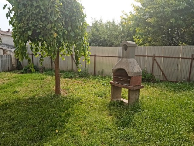 Kiadó családi ház, albérlet, Pécelen 350 E Ft / hó, 5 szobás