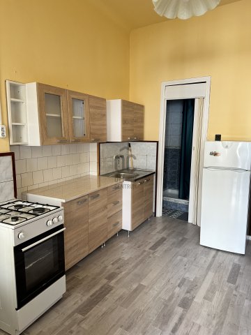 Kiadó téglalakás, albérlet, Szolnokon 100 E Ft / hó, 1 szobás