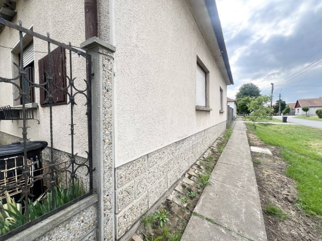 Eladó családi ház, Eleken 29.5 M Ft, 6 szobás