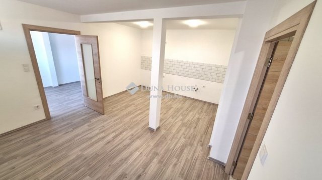Eladó téglalakás, Albertirsán 33 M Ft, 2 szobás