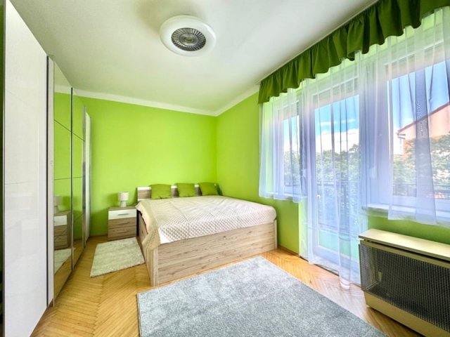 Kiadó téglalakás, albérlet, Pécsett 180 E Ft / hó, 2 szobás
