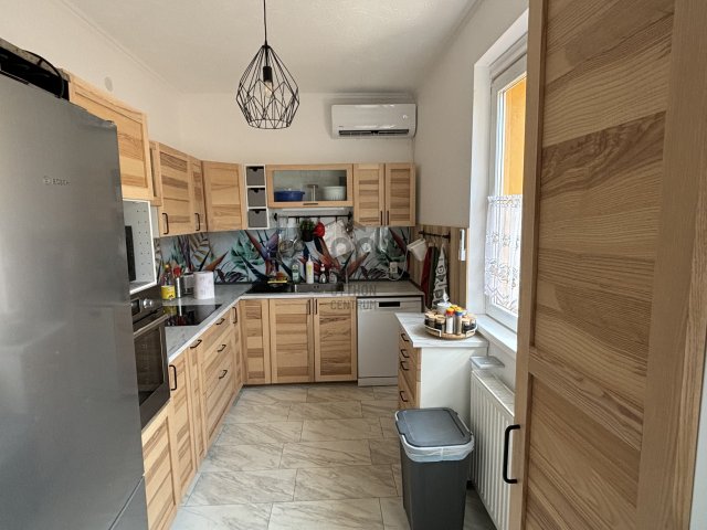 Eladó családi ház, Székesfehérvárott 94.5 M Ft, 5 szobás