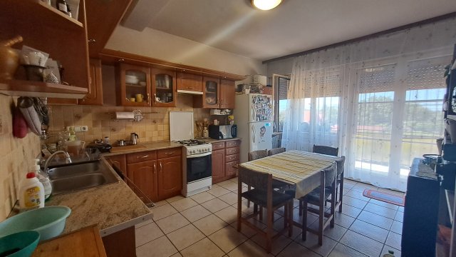 Eladó családi ház, Vecsésen 98 M Ft, 2+2 szobás