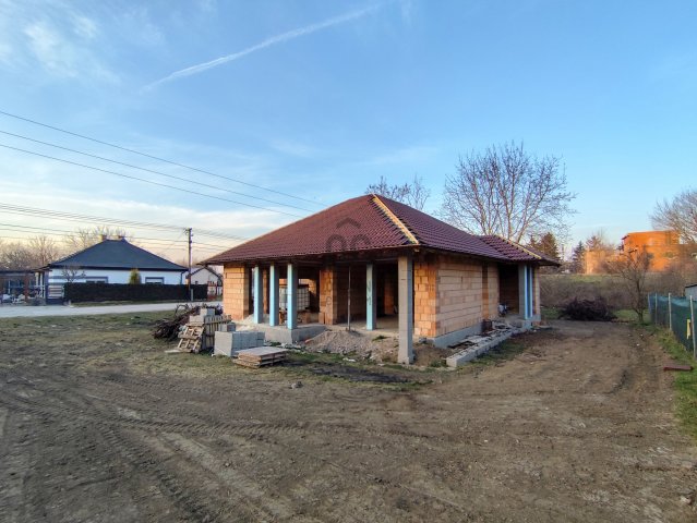 Eladó családi ház, Velencén 99.9 M Ft, 4 szobás