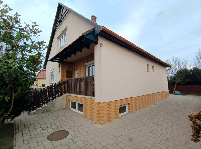 Eladó családi ház, Debrecenben 89.9 M Ft, 3 szobás