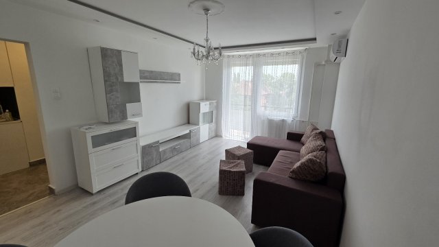 Eladó panellakás, Dunakeszin 0.2 M Ft, 1+1 szobás