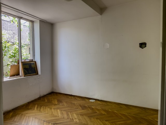 Eladó családi ház, Baján 34.9 M Ft, 6+1 szobás