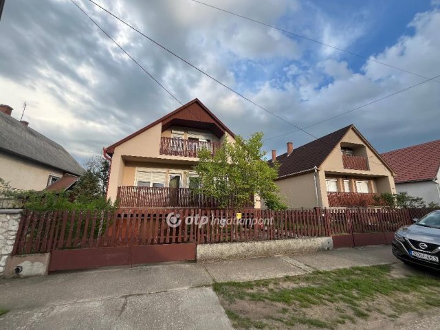 Eladó családi ház, Debrecenben 101 M Ft, 3 szobás