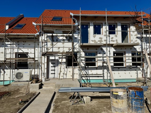 Eladó téglalakás, Cegléden 62 M Ft, 5 szobás