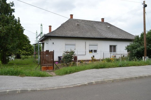Eladó családi ház, Ebesen 38 M Ft, 2 szobás