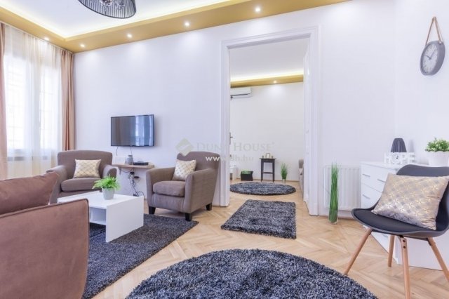Eladó téglalakás, Budapesten, V. kerületben 349.9 M Ft, 4 szobás