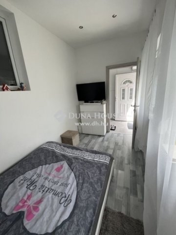 Eladó téglalakás, Budapesten, IV. kerületben 62.1 M Ft