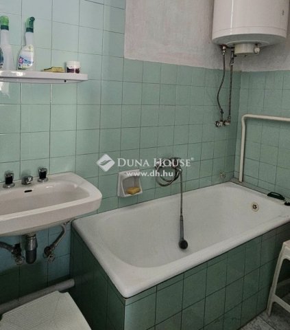 Eladó családi ház, Szajkon 58 M Ft, 5 szobás