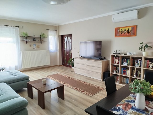 Eladó családi ház, Petrikeresztúron 68 M Ft, 4 szobás