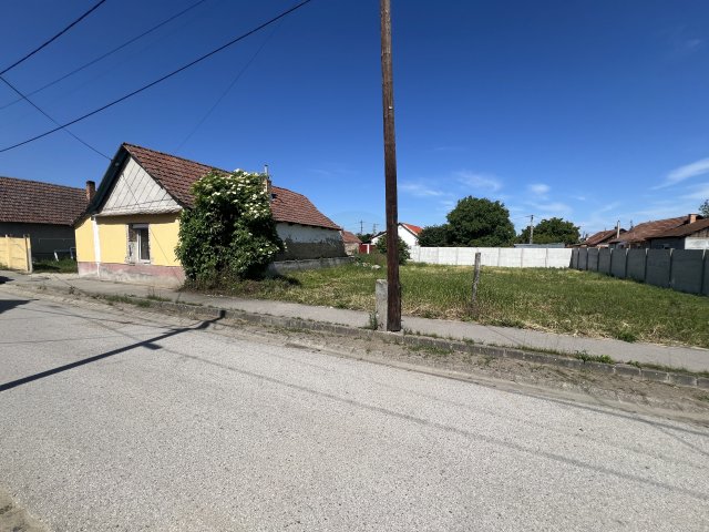 Eladó családi ház, Jászfényszarun 10 M Ft, 1 szobás