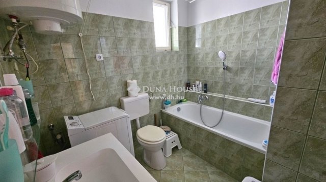 Eladó családi ház, Pomázon 95 M Ft, 4 szobás
