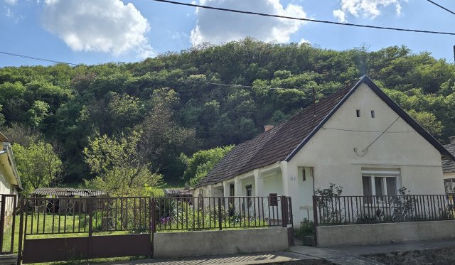 Eladó családi ház, Ozorán 24.99 M Ft, 3 szobás